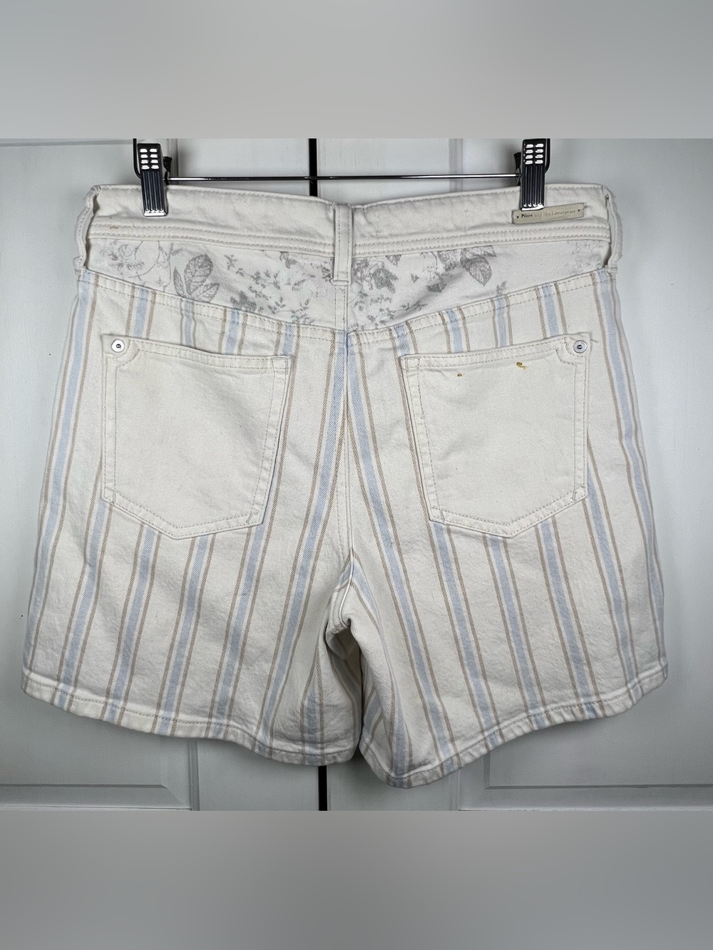 Pilcro Anthropologie Striped Denim Shorts Slim Boyfriend Cream Blue Size 28 - Picture 4 of 9